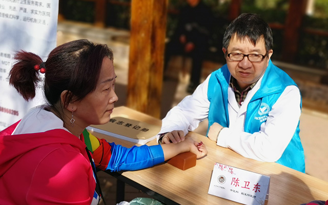 【学雷锋日】千亿体育官网,千亿体育（中国）举办“爱满京城，牵手智慧家医”志愿服务活动(图3)